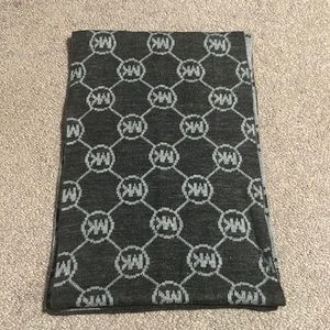 NWOT Michael Kors signature winter scarf